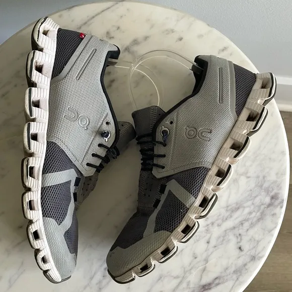 ON Running Women’s Cloud Sneaker Size 9 Gray Slate Run Athletic Shoe Casual