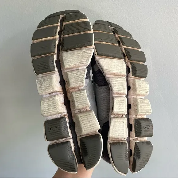 ON Running Women’s Cloud Sneaker Size 9 Gray Slate Run Athletic Shoe Casual