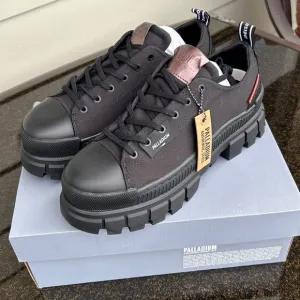 Palladium Black Revolt Lo Top Tennis Shoes, Multiple Sizes Available, NWB