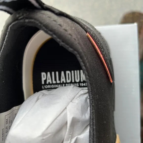 Palladium Black Revolt Lo Top Tennis Shoes, Multiple Sizes Available, NWB