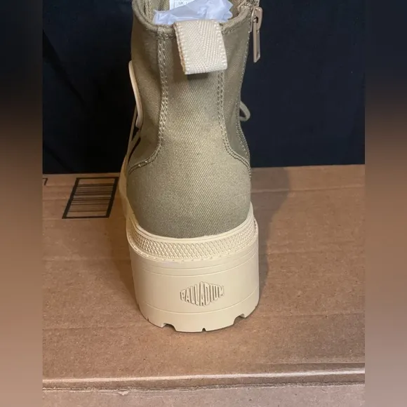 Palladium Women’s Pallabase Twill Olive High-Top Boots, size 10