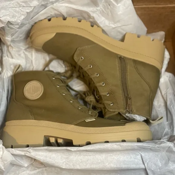 Palladium Women’s Pallabase Twill Olive High-Top Boots, size 10