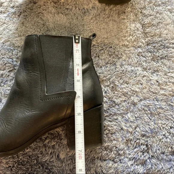 Pour La Victoire classic leather Chelsea boots