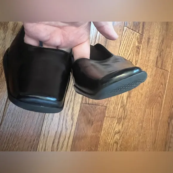 PRADA Leather mules Black Square Toe Leather Shoes Sz 37 US 6 No Box.