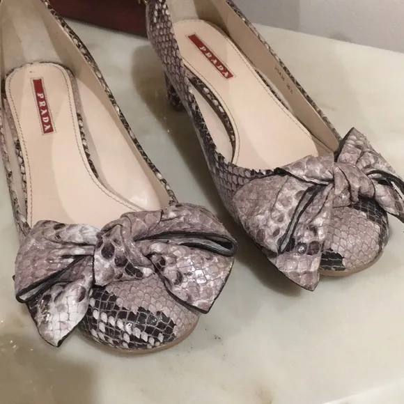 Prada reptile Embossed Leather shoes with bow ties sz.36.5.
