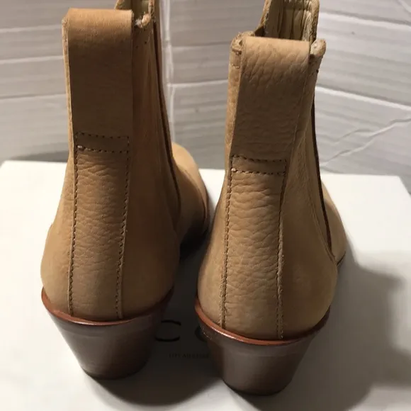 Rag &amp; bone leather boots with elastic gore on both sides. Made in Italy. EUC