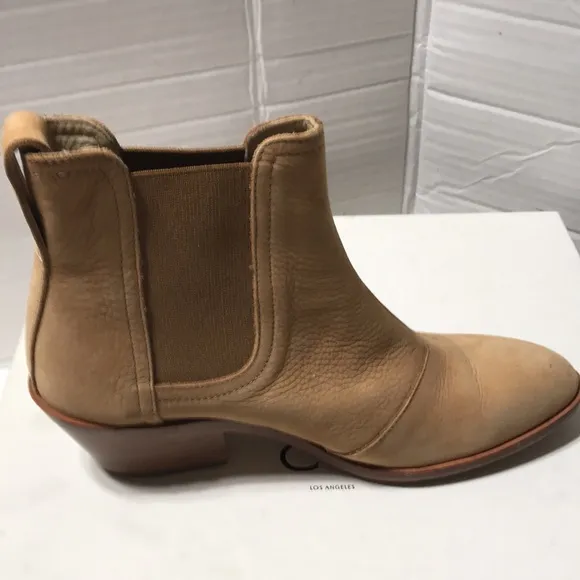 Rag &amp; bone leather boots with elastic gore on both sides. Made in Italy. EUC