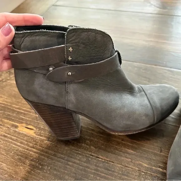 Rag &amp; Bone Women's Harrow Gray Distressed Suede Ankle Boots Size 39, US 9 GUC