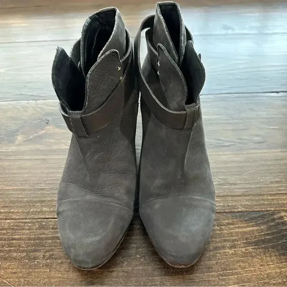 Rag &amp; Bone Women's Harrow Gray Distressed Suede Ankle Boots Size 39, US 9 GUC