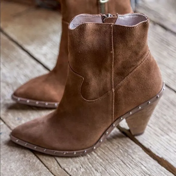 “RAMBLE” Split Suede Boots
