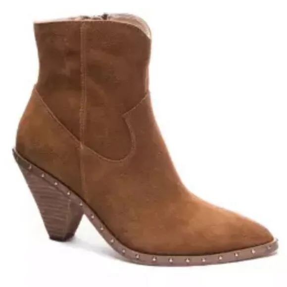 “RAMBLE” Split Suede Boots