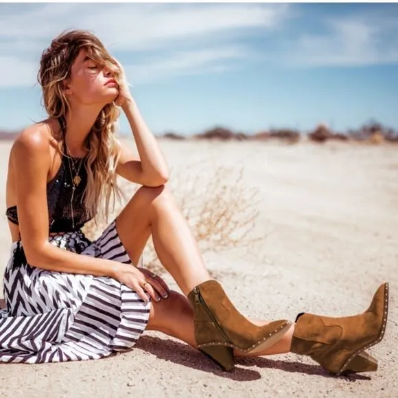 “RAMBLE” Split Suede Boots
