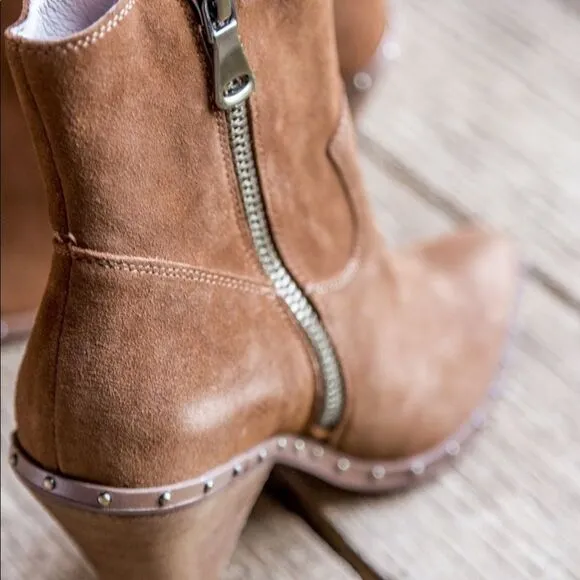 “RAMBLE” Split Suede Boots