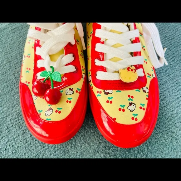 [RARE] HELLO KITTY High Tops (Brand New)