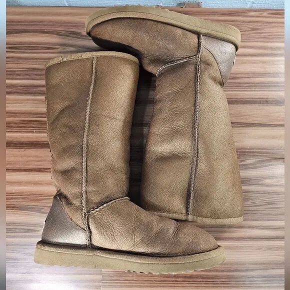 RARE Ugg Classic tall Boots Bronze 5823 Size 6 Leather Sherpa