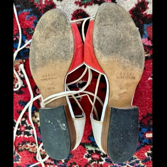 RARE VINTAGE 1980s GUCCI ITALY RED WHITE FABRIC LEATHER LACE UP SANDALS 7.5 BOX