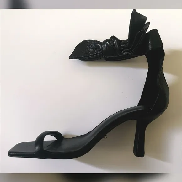 Rebecca Minkoff Black Kaley Bow High Heels are stylish and sophisticated pump