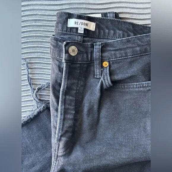 Re/Done 90'S High Rise Ankle Crop In Jet Black With Rips