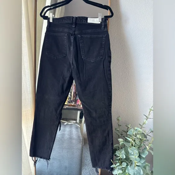 Re/Done 90'S High Rise Ankle Crop In Jet Black With Rips