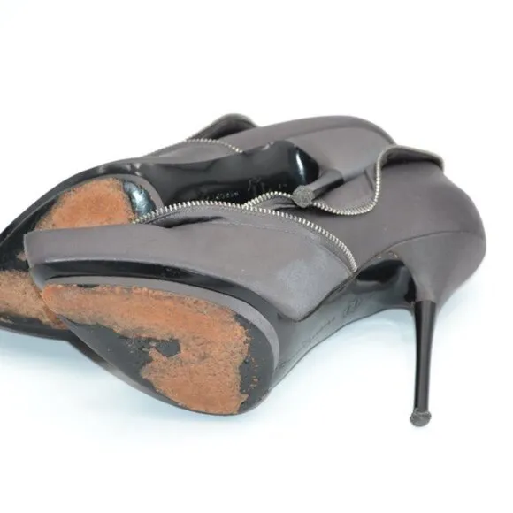 Report Gray Satin Leather &amp; Zipper Ruffle Platform Modern Mod Stilettoes Heels 7