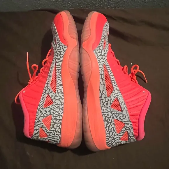 Retro 11 Low Crimson Flash Air Jordan Nike