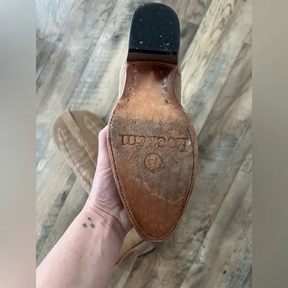 Rock em camel snip toe suede cowboy boots