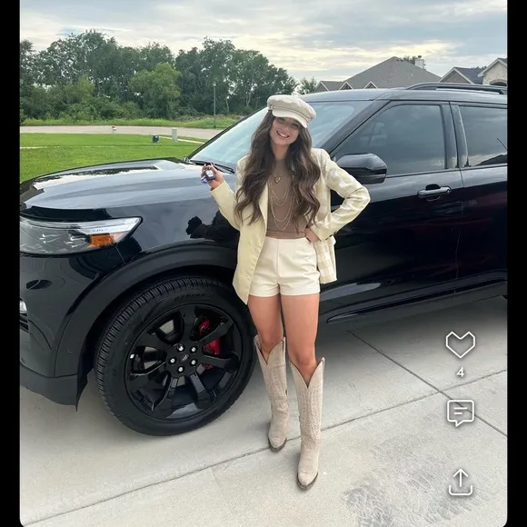 Rock em camel snip toe suede cowboy boots
