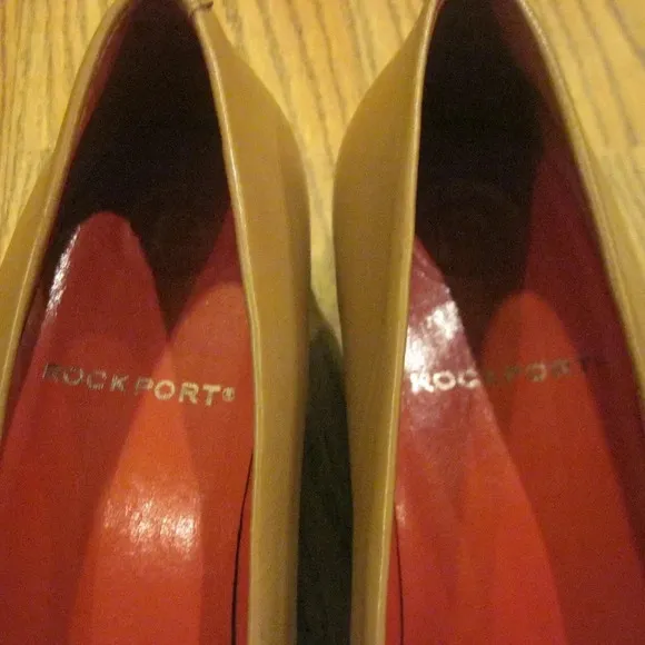 ROCKPORT Camel Leather Slip On Shoes Size 9N