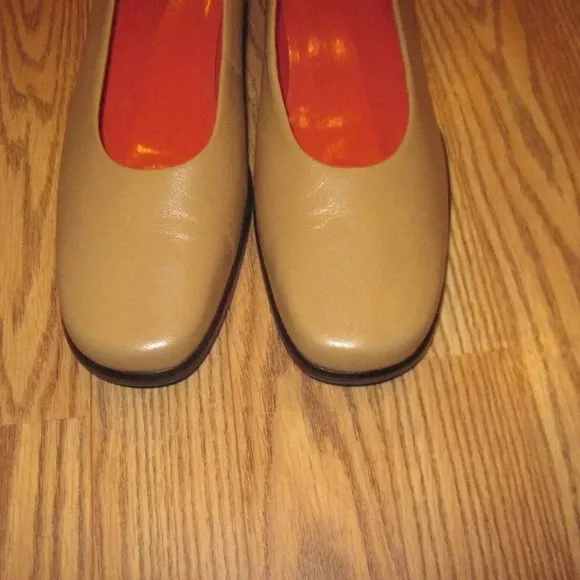 ROCKPORT Camel Leather Slip On Shoes Size 9N