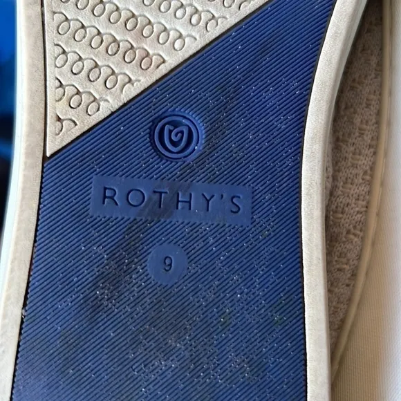 👟Rothys sneakers 👟 , Slip On women Sneakers  In 🍯Honeycomb Salt ,Size 9.