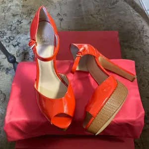 Saks Fifth Avenue Patent Leather and Leather Platform Soles Shoes NeverUsed