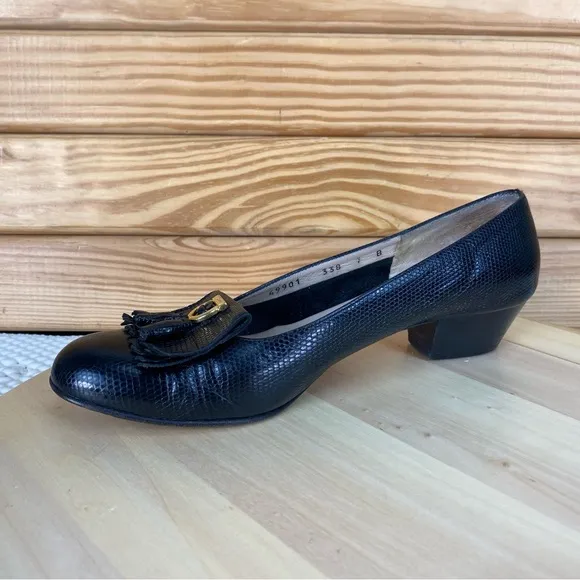 Salvatore Ferragamo Black Leather Classic Low Heels Pumps Slip-on Women's 7 US