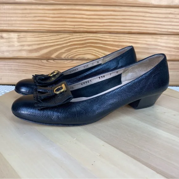 Salvatore Ferragamo Black Leather Classic Low Heels Pumps Slip-on Women's 7 US