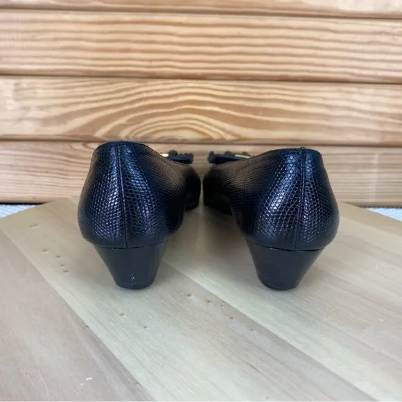 Salvatore Ferragamo Black Leather Classic Low Heels Pumps Slip-on Women's 7 US