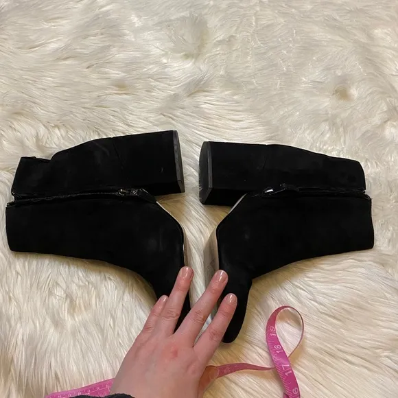 Sam Edelman black suede leather size 10 heeled ankle booties boots