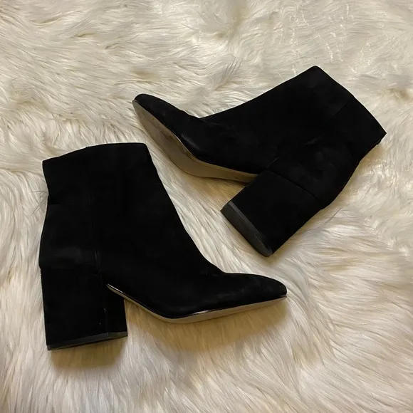 Sam Edelman black suede leather size 10 heeled ankle booties boots