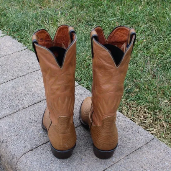 Sanders men's cowboy boots, tan sharks. Size 9.5D.