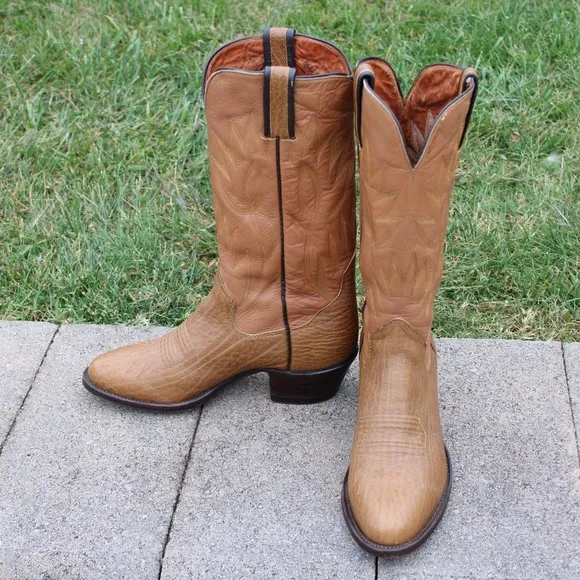 Sanders men's cowboy boots, tan sharks. Size 9.5D.
