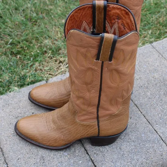 Sanders men's cowboy boots, tan sharks. Size 9.5D.