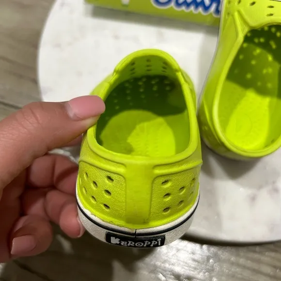 SANRIO Native Shoes RARE Miles Sanrio Keroppi Size 6C Kids Slip ON Shoes