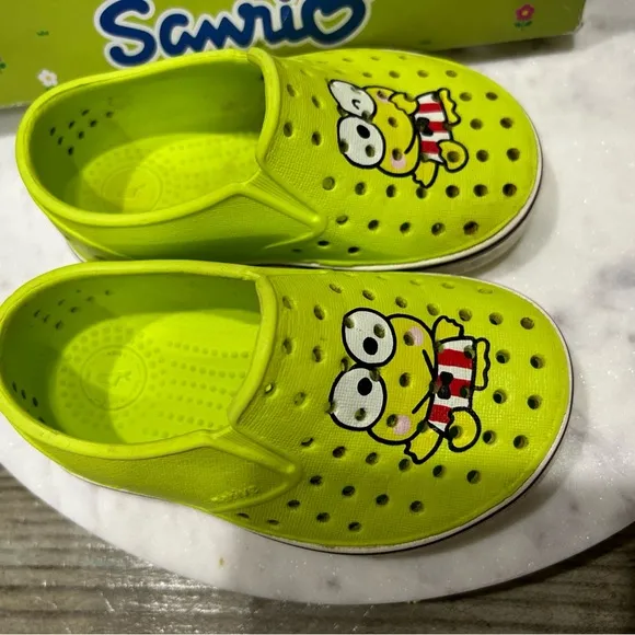 SANRIO Native Shoes RARE Miles Sanrio Keroppi Size 6C Kids Slip ON Shoes