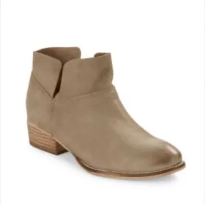 Seychelles Snare Leather Ankle Boots Women's size 10 NWOB Tan Classic Minimalist