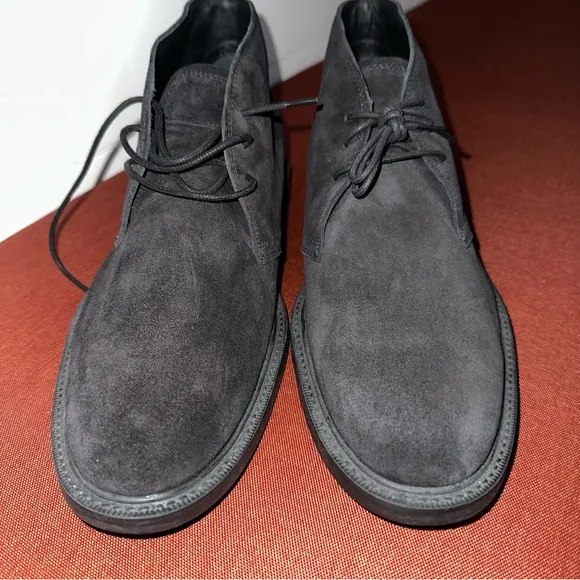 Size 10 Tod’s Suede Boots