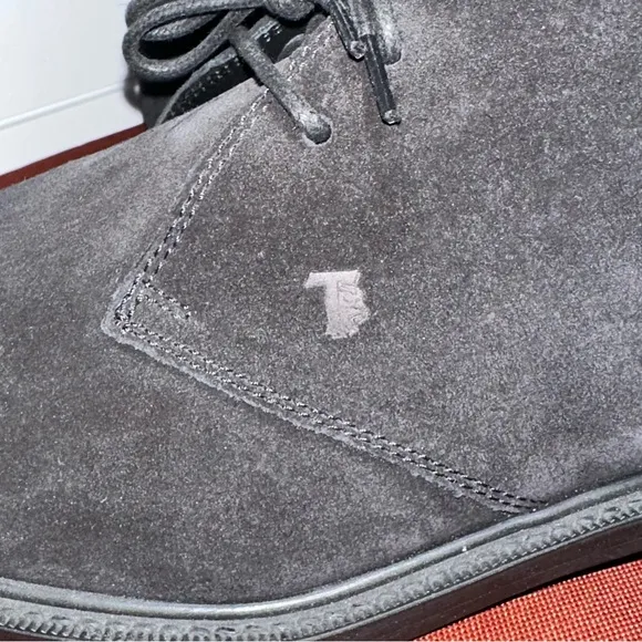 Size 10 Tod’s Suede Boots