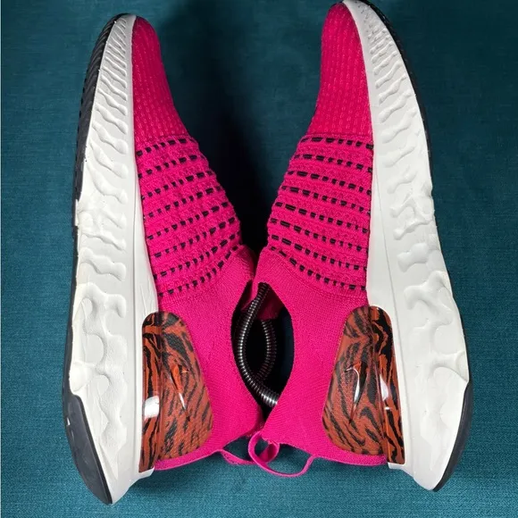 Size 11 - Women’s Nike React phantom Flyknit pink shoes