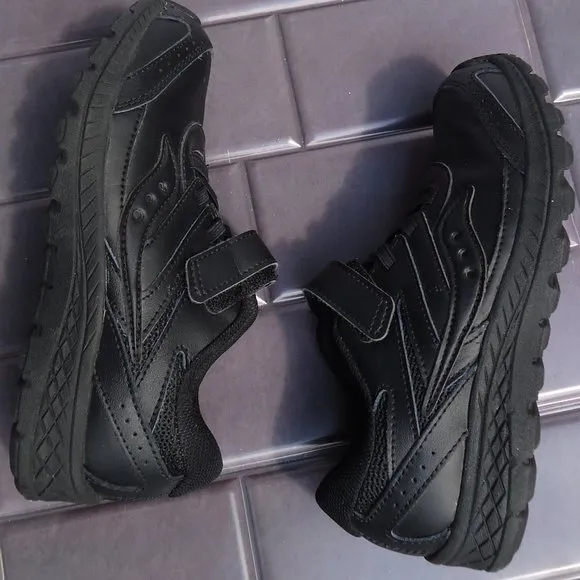 SIZE 1.5. SAUCONY black leather sneaker shoes.