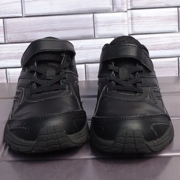 SIZE 1.5. SAUCONY black leather sneaker shoes.