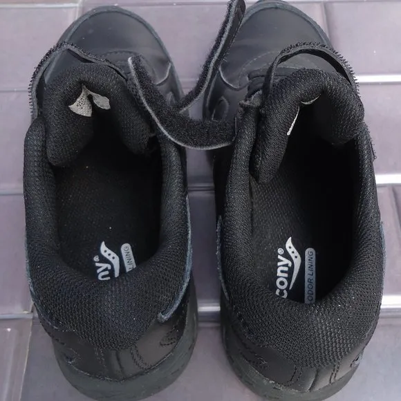 SIZE 1.5. SAUCONY black leather sneaker shoes.