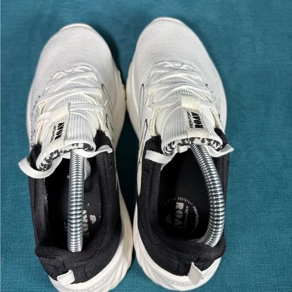 Size 7.5 - Women’s New Balance Roav white and black shoes