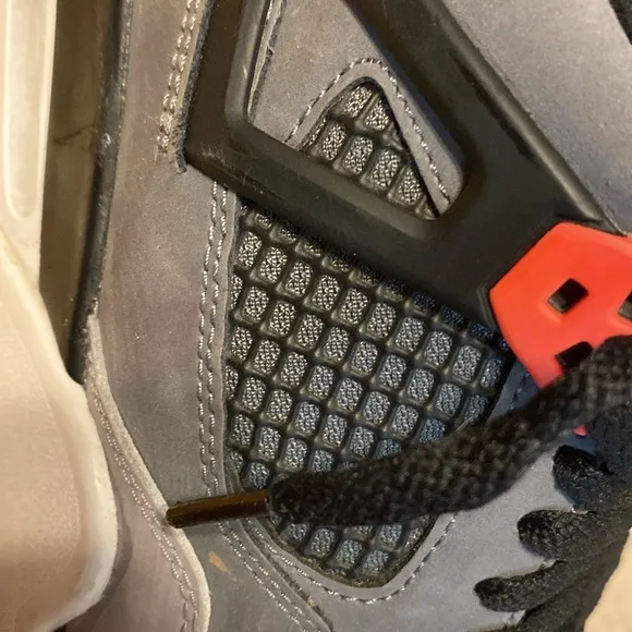 Size 7Y Jordan 4 Retro Mid Infrared